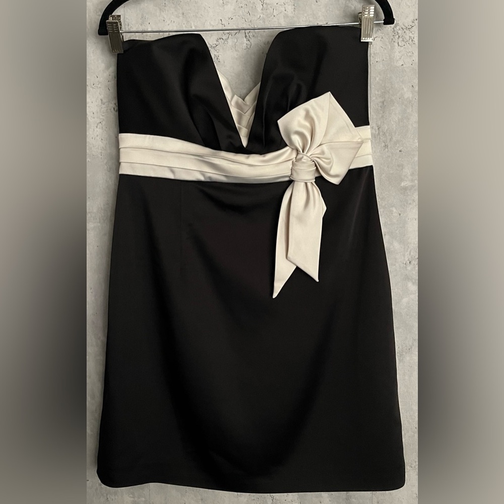 BCBGMAXAZRIA Black Sweet Heart Satin Cream Bow Strapless Cocktail Dress Sz 12